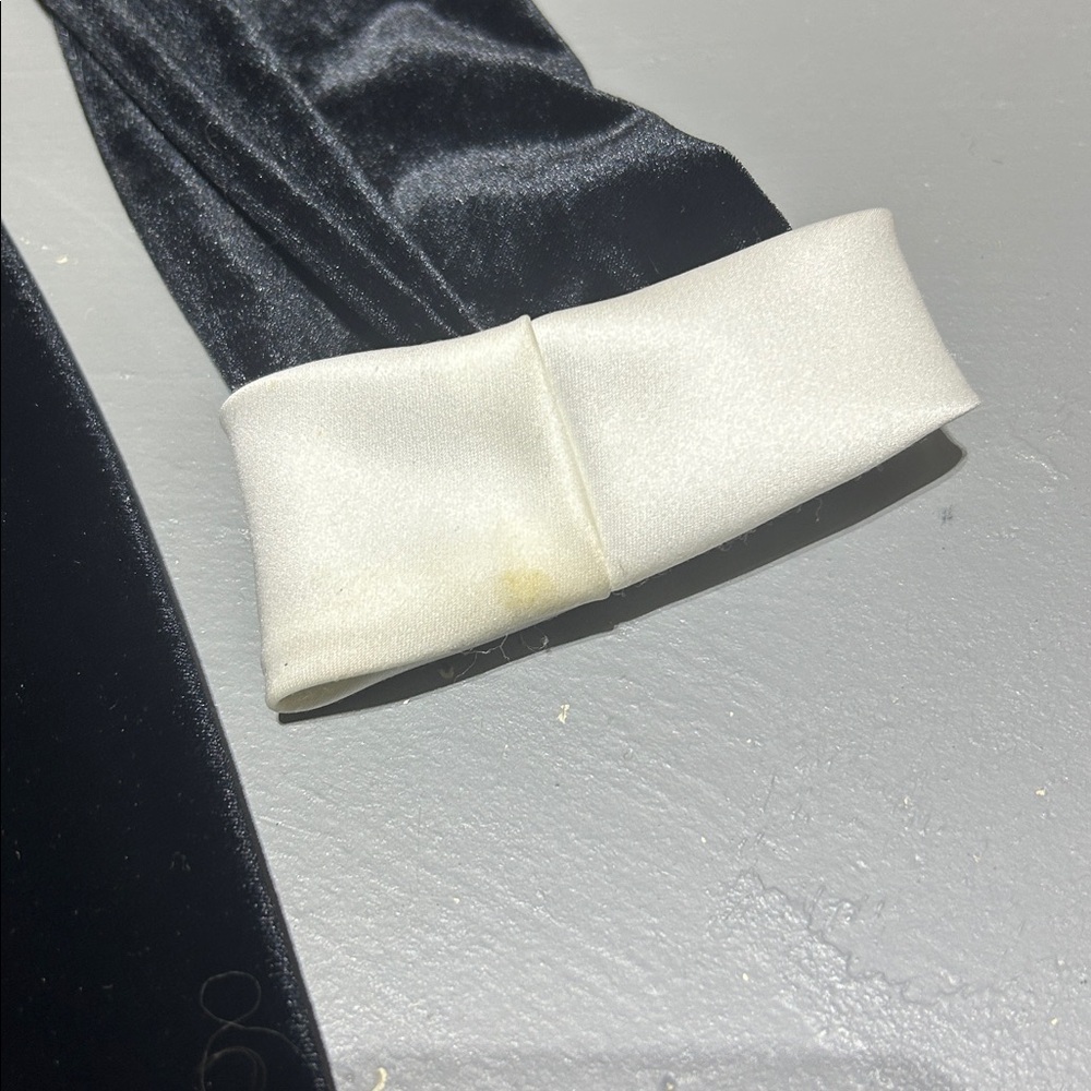 Ever Beauty Black Velvet Dress with White Front Lapel Collar (Women’s Size 4) - Picture 5 of 11